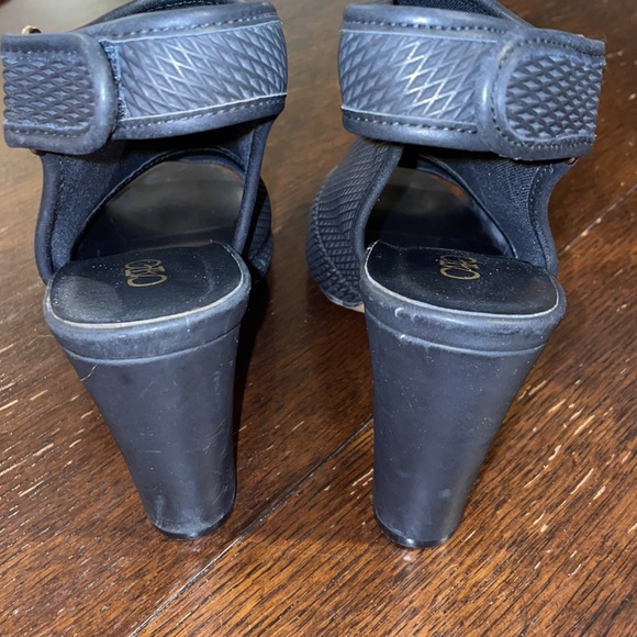 Women’s 8.5 Black 4 inch open toe heels. Great used condition. - Picture 6 of 11